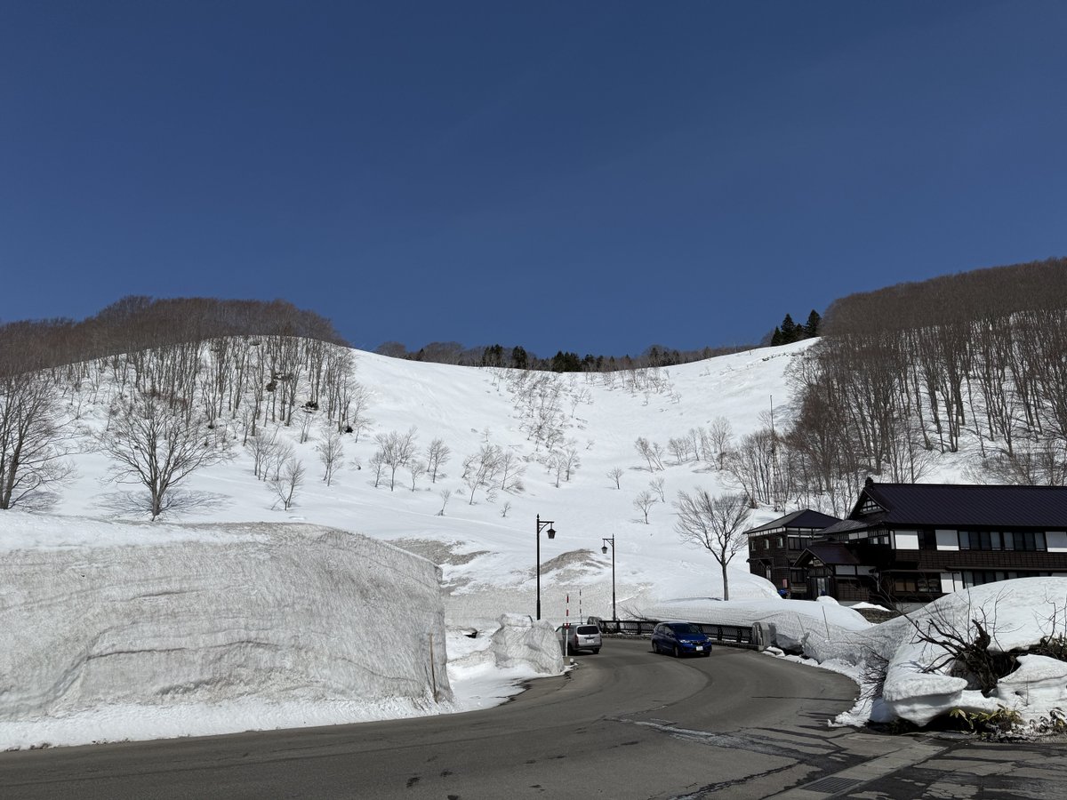八甲田山越えルートで青森市まで雪の回廊ドライブ。
酸ヶ湯温泉で休憩です。