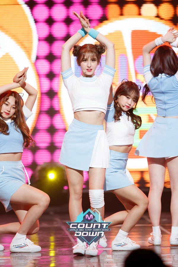 Anne The 1st Twins tweet media