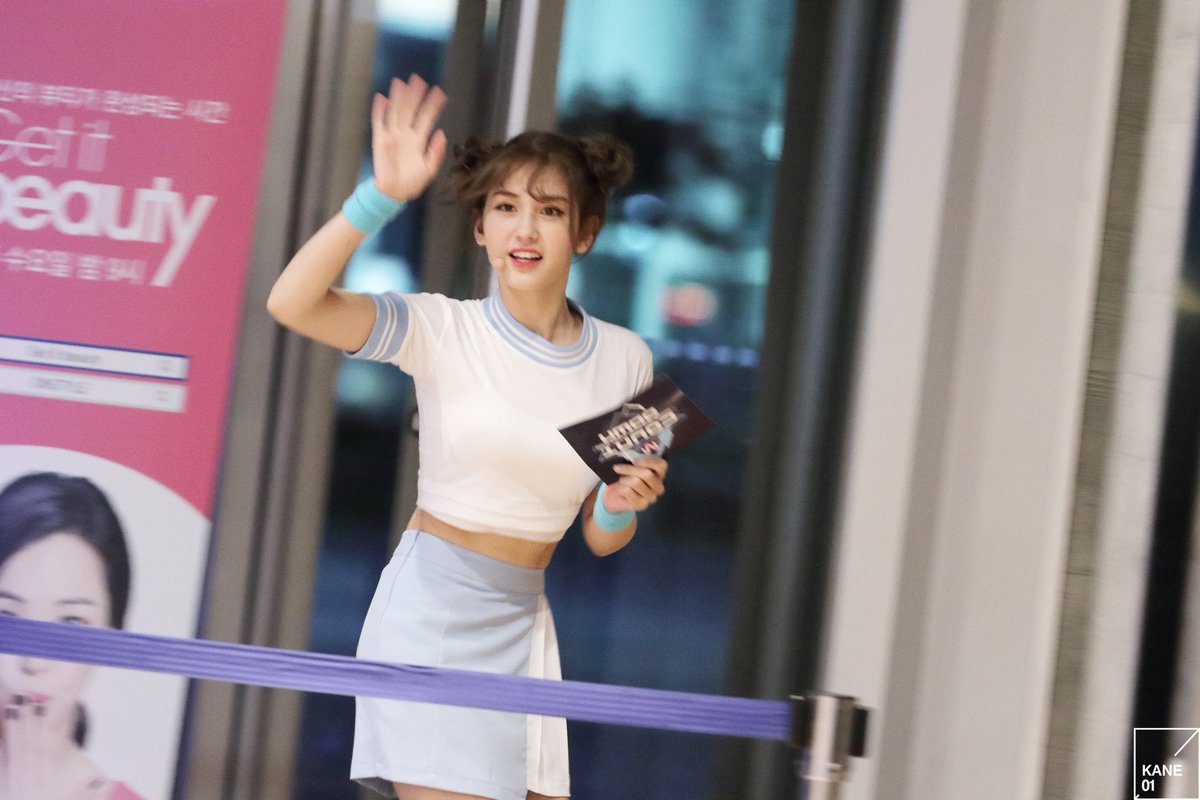 Anne The 1st Twins tweet media