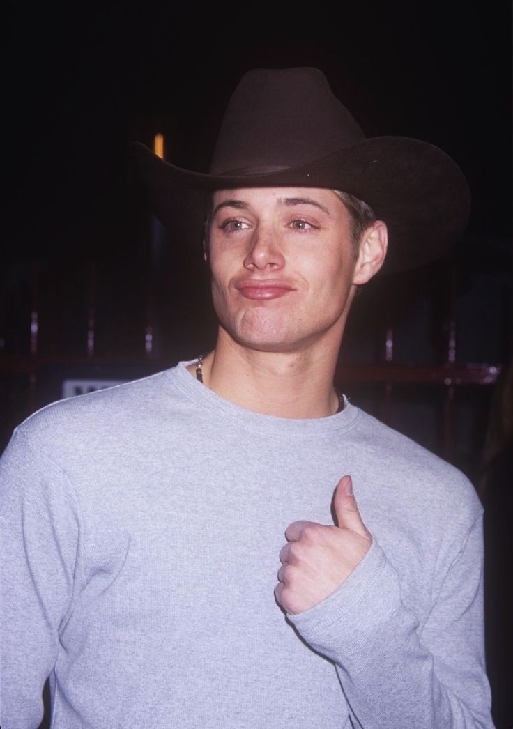 gi⎊Ψ🏒 bday girl tweet media