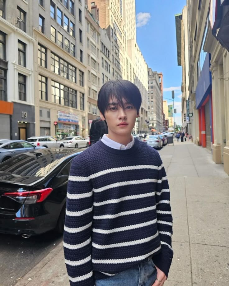 au #minsung | fujão 

 Jisung passa a morar sozinho pela primeira vez, mas logo começa a se sentir sozinho, até que ele recebe uma visita inusitada.

e

 Minho se desespera quando percebe que seu gato sumiu e sai em busca do fujão pelo prédio.