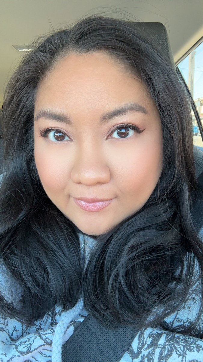 katbeautychat13's tweet image. testing out the new @rarebeauty by @selenagomez foundation! 🤎✨

🤎 true to myself natural matte longwear foundation - 26 medium warm

@sephora @ultabeauty 

#makeupmagic #makeupjunkie #motd #beauty #makeupaddict #glowup