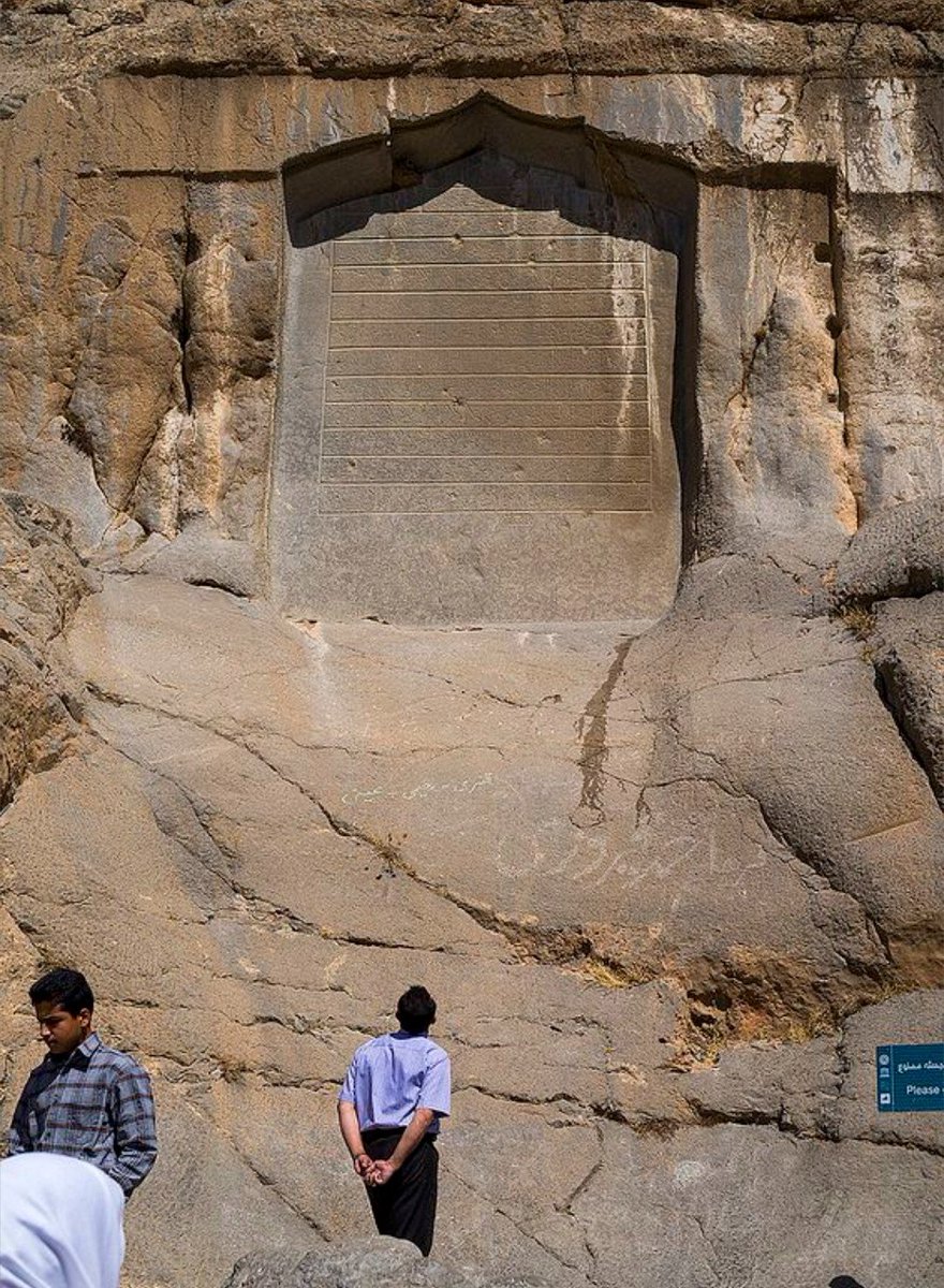 Daniel7:25(Script.)🙏 tweet media