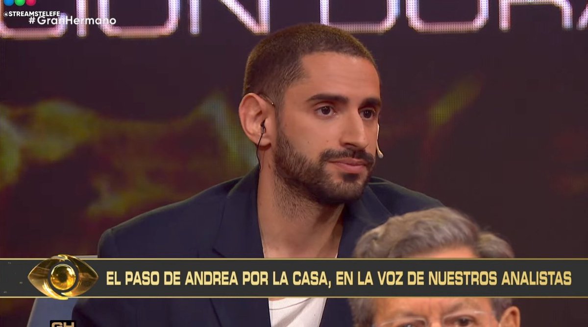 ChismesConUri tweet media