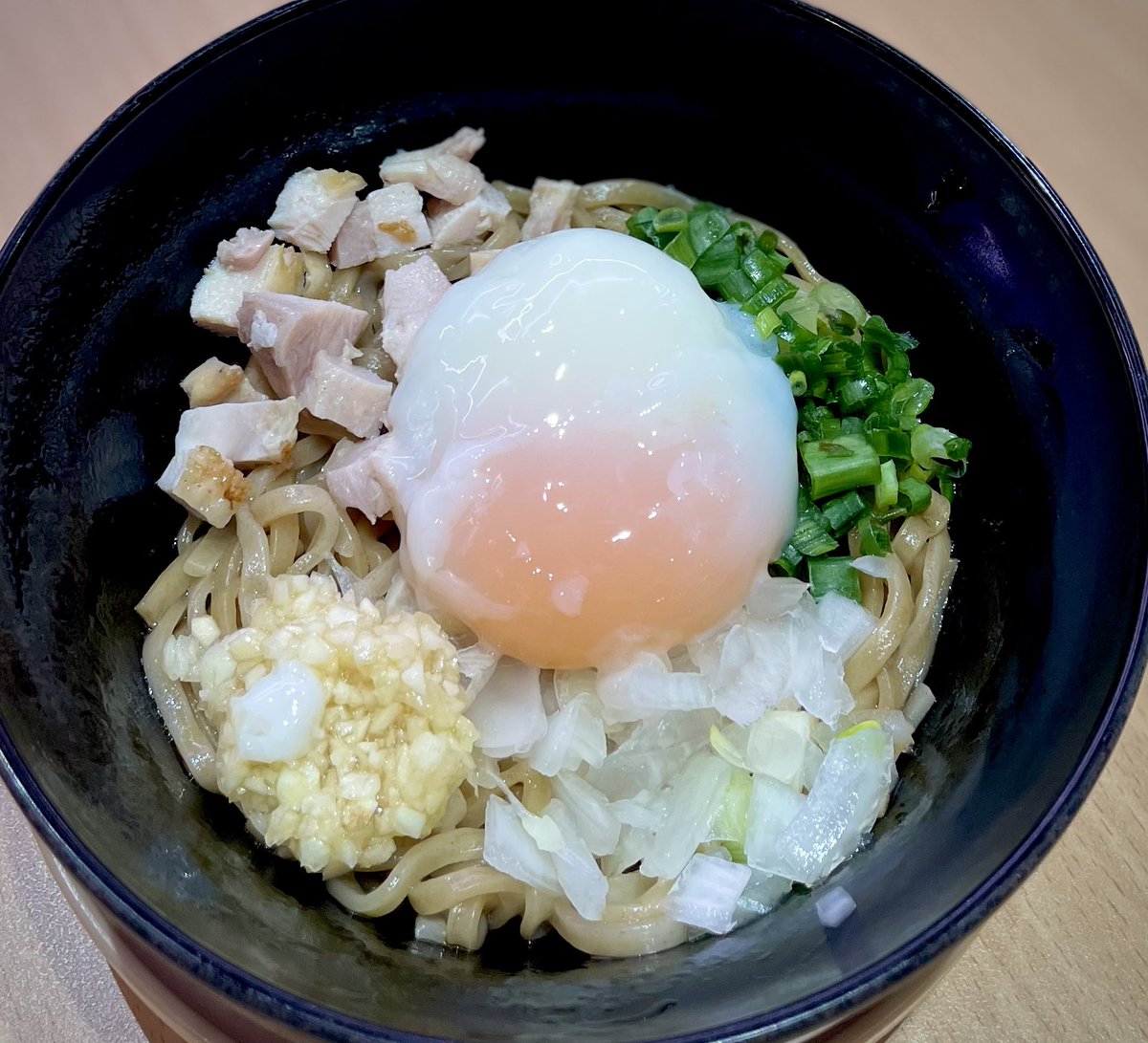 jun_jalan_jalan's tweet photo. 恥ずかしながら、始めて来たの、私✨
結構、と言うかだいぶ美味しくて🤤
ビビったわよ✨すごいわ、スシロー🍣✨ https://t.co/xhd9W3cpGV