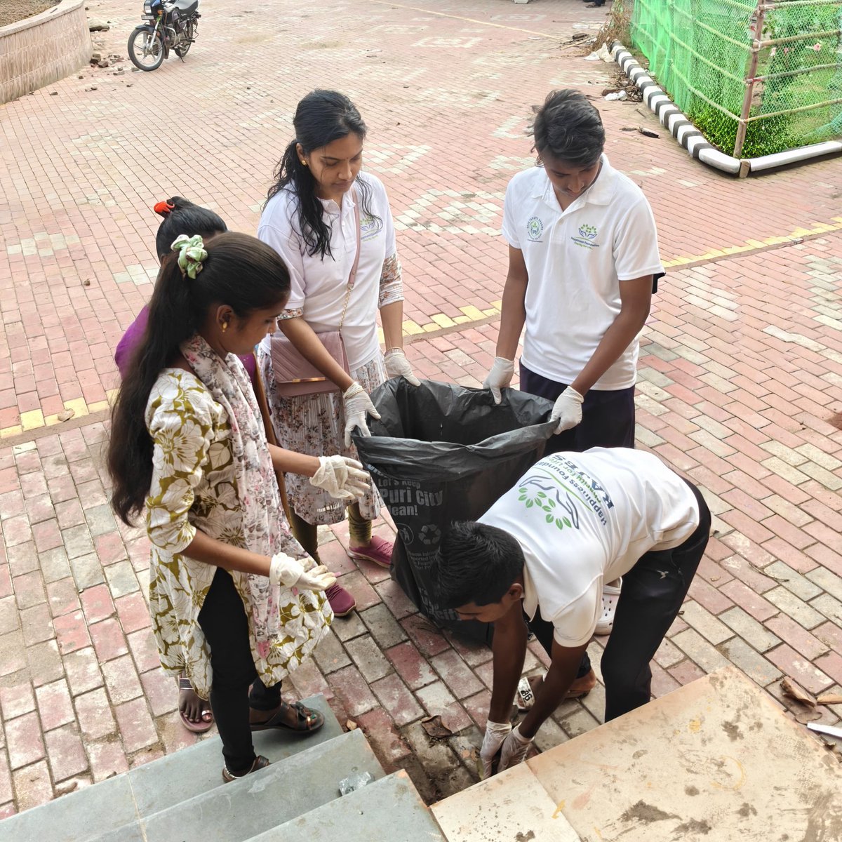 jointeamhf's tweet photo. (2/2) reflecting a strong collective commitment towards building a cleaner, greener, and healthier Puri.
#OdiaPakhya2026 #OdiaCulture  #SwachhPuri #SwachhAadat #SwachhBharat https://t.co/FP4oXYFqHC