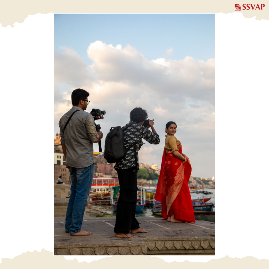 symbiosissp's tweet photo. Where tradition meets style — Fashion frames from Varanasi. ✨📸

#FashionPhotography #Varanasi #StudentShoot #PhotographyPractice #CreativeFrames https://t.co/6ad8yuqRvI