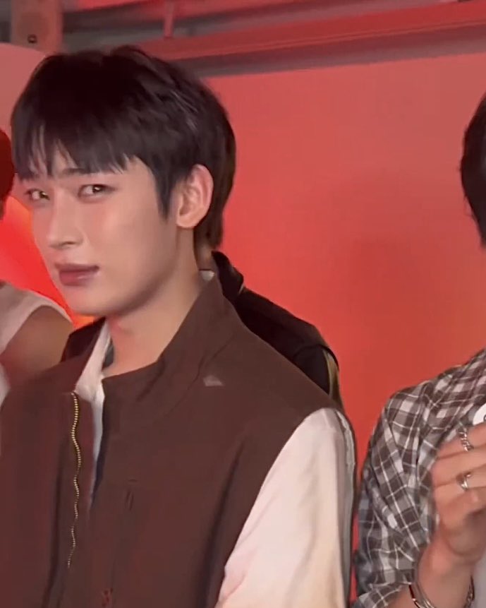 rosiok 🌻 fan account tweet media