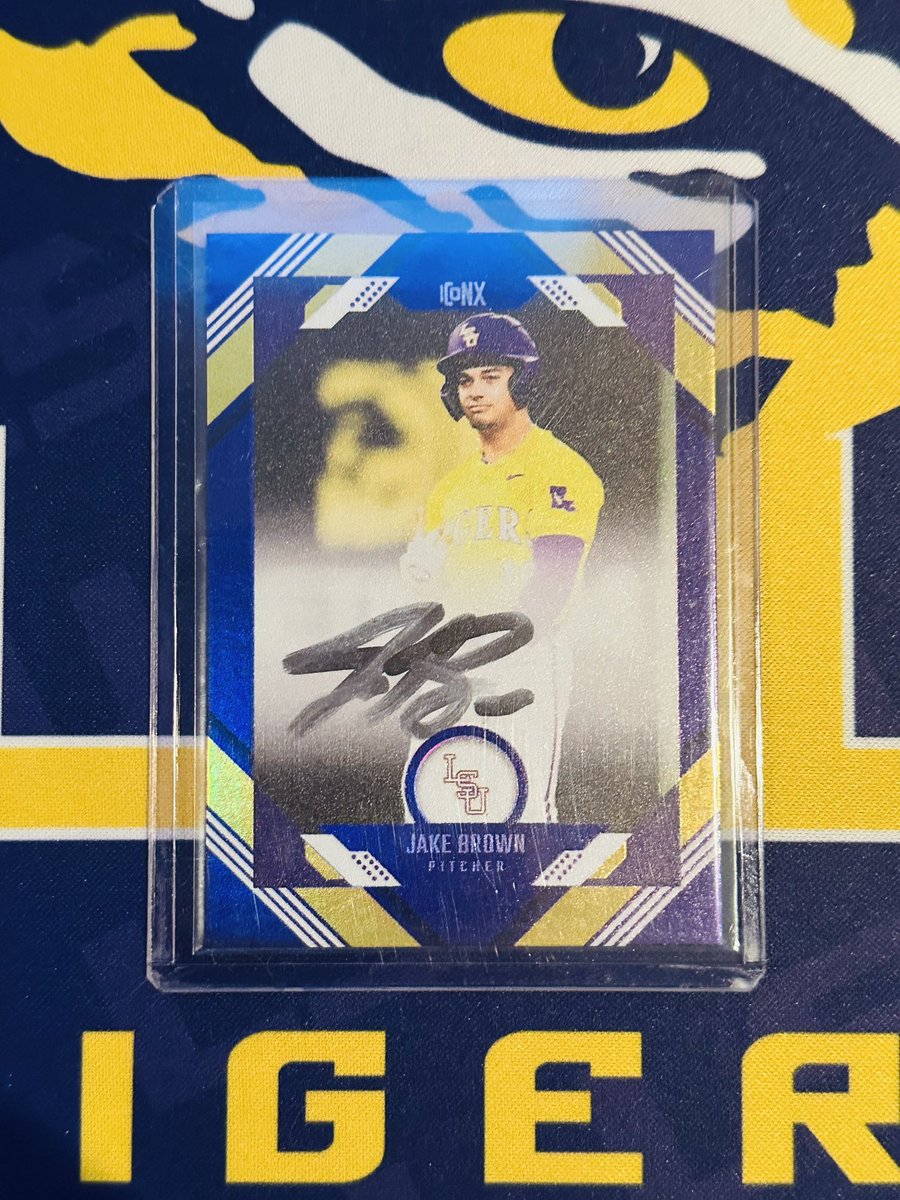 LaCobra225's tweet photo. I’m giving away an autographed Jake Brown numbered /15 #LSU card to support Jay Johnson and our baseball program. 

To enter:

1. Like this post
2. Follow me
3. Comment proof of your $5+ donation to the Coaches Committee. The more the better. 

I’ll ship it to the winner for FREE. Retweets/shares are greatly appreciated.

LINK TO DONATE HERE: https://t.co/vy3eZHSI9I

I’ll use a random selection website to choose the winner on Friday, April 17th. 

Shoutout:
@Coyote_Operator 
@NBATIGAHBOY 
@pauljarrett16 
@Tingle__Co 
and many others + the community as a whole! Had to update the link!