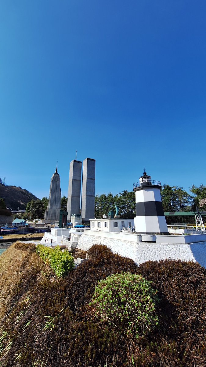 reptile_insect's tweet image. 現在港湾を水抜き清掃中！

座礁した船たちや、水がない時しか撮れない角度の写真です📷🌟

#東武ワールドスクウェア #ミニチュア #自由の女神 #海 #船