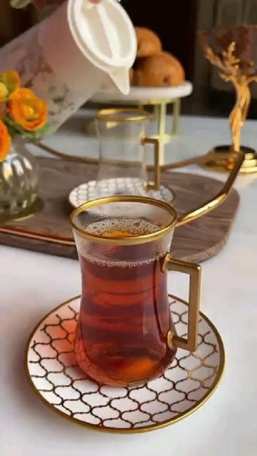 ..

عندما تتأمل في حياتك؛ تتعجب من دقة
تدبير الله للأحداث ؛ لله في توقيته حكمة
وفي تعجيله رحمة ، وفي تأخيره صد أذى
وبعد مرور فترة من الزمن ، تدرك فعلاً أن
الأقـدار لن تكون أفضل ممـا قـدر الله لها
أن تكون✨"!..

#صباح_الخير
ثم اللهـم أمـاناً لـ قلـوبنا من كل أذى🧡"..