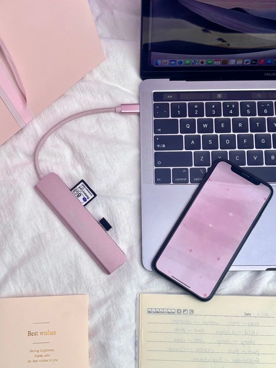 LentionOfficial's tweet image. Power your day, expand your world ⚡🌍
One hub, total control—100W charging, crisp 4K HDMI, fast data, and card access. 🔌
👉 bit.ly/ce18-fb-hub

#USBCHub #Hub #USBCAdapter #MacBookAccessories #TechGear #TechDeals