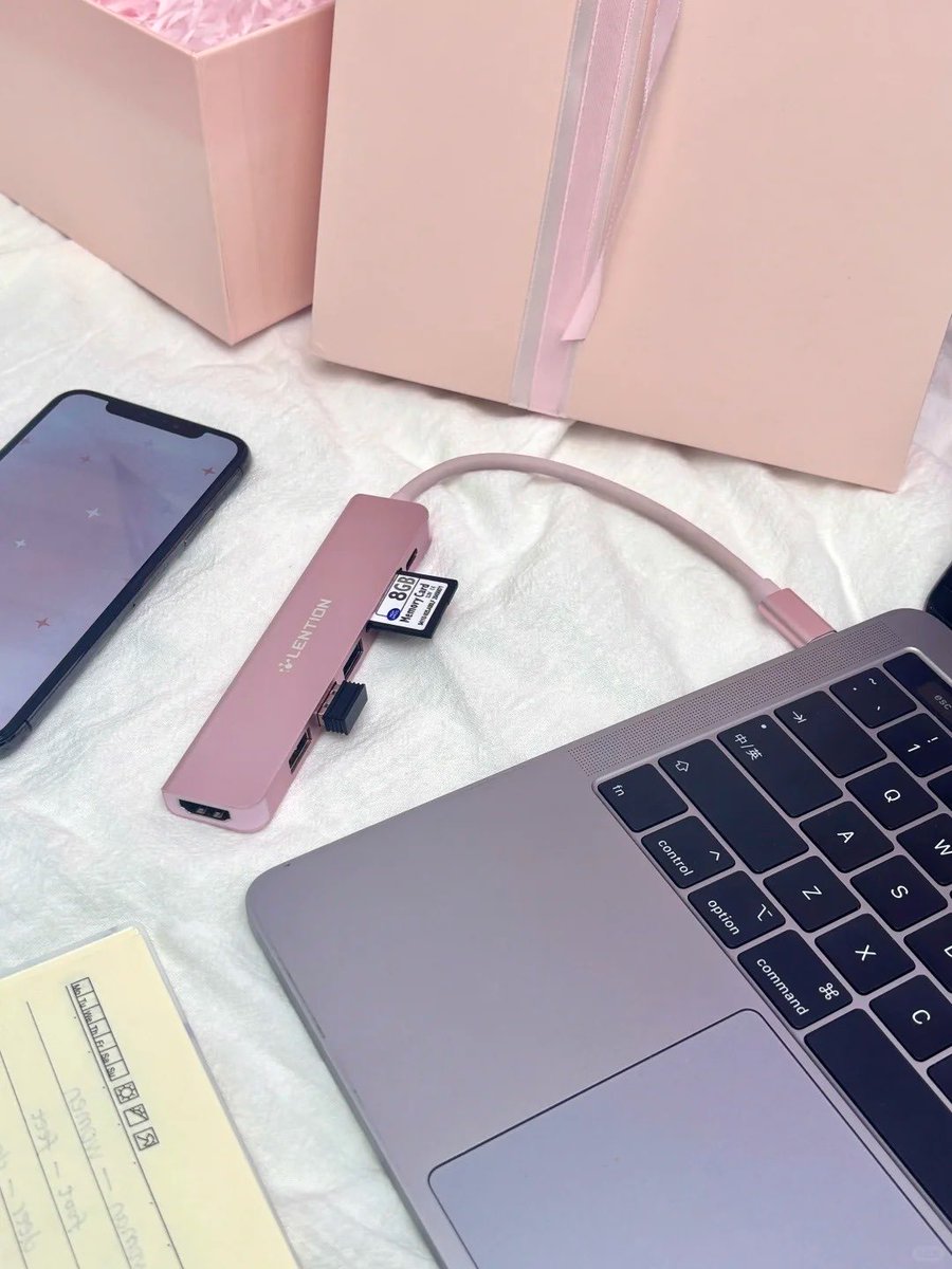 LentionOfficial's tweet image. Power your day, expand your world ⚡🌍
One hub, total control—100W charging, crisp 4K HDMI, fast data, and card access. 🔌
👉 bit.ly/ce18-fb-hub

#USBCHub #Hub #USBCAdapter #MacBookAccessories #TechGear #TechDeals