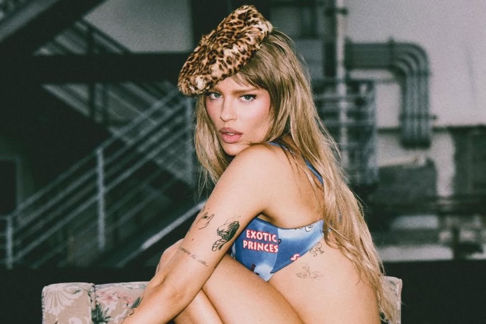 UpdateCharts tweet media