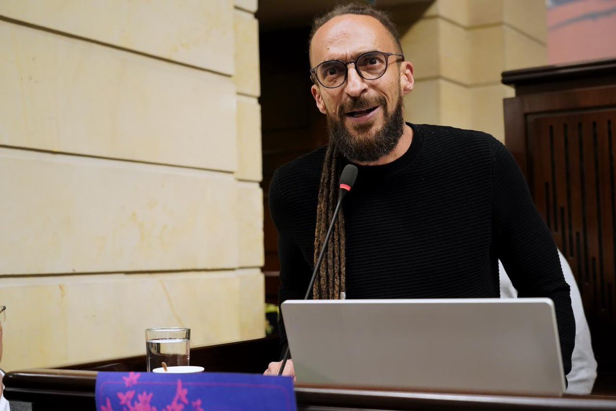 mincultura's tweet photo. La aprobación del Proyecto de Ley 630 de 2025 fue celebrada por los y las ponentes, así como por representantes de diversas bancadas que, por unanimidad, le dieron el sí a  #LaLeyQueNosUne para que pase a tercer debate en la Comisión sexta del Senado de la República (@SenadoGovCo)