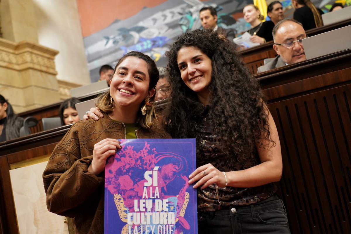 mincultura's tweet photo. La aprobación del Proyecto de Ley 630 de 2025 fue celebrada por los y las ponentes, así como por representantes de diversas bancadas que, por unanimidad, le dieron el sí a  #LaLeyQueNosUne para que pase a tercer debate en la Comisión sexta del Senado de la República (@SenadoGovCo)