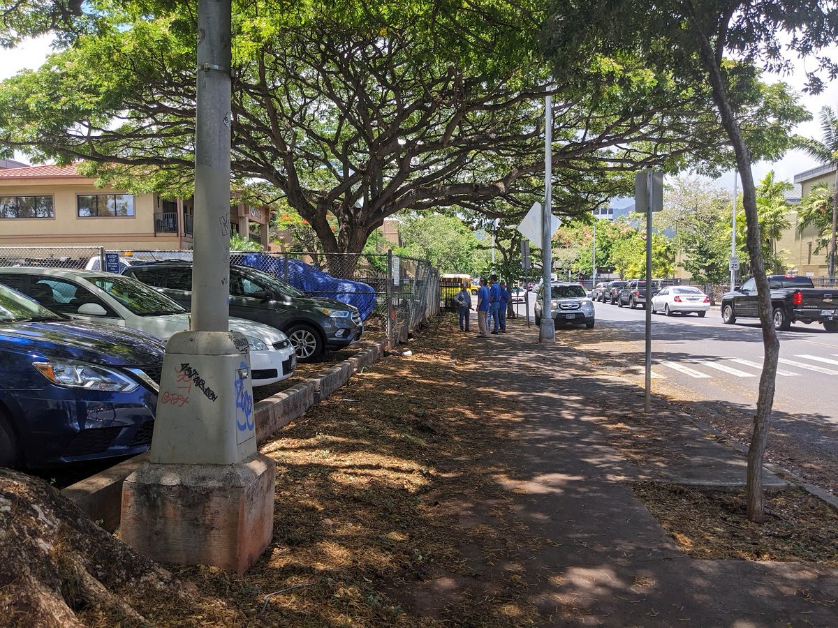 hnlddc's tweet photo. 🦺 A year-long project to reconstruct the Beretania Community Park parking lot is expected to begin on Mon. April 13, 2026. 🚧 Mon-Fri from 8:30 am - 3:00 pm. The parking lot will be closed for the duration of construction.
🔗https://t.co/uP1DYwX1tW @HonoluluGov @honolulu_parks https://t.co/l0mxEZCFZx
