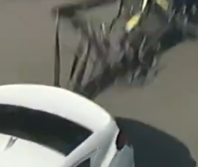UnRandomized2's tweet photo. @esjesjesj Going to take the bait here and point out it failed. Normally this isn't how it works
If I had to guess, the driver reacted violently before the grappler had time to attach. https://t.co/Rkg4Nf3pD9