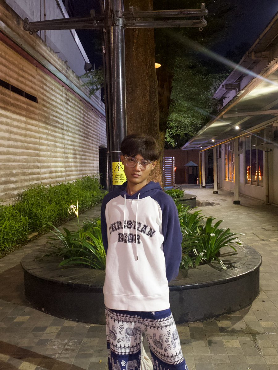 n00dlenuggets tweet media