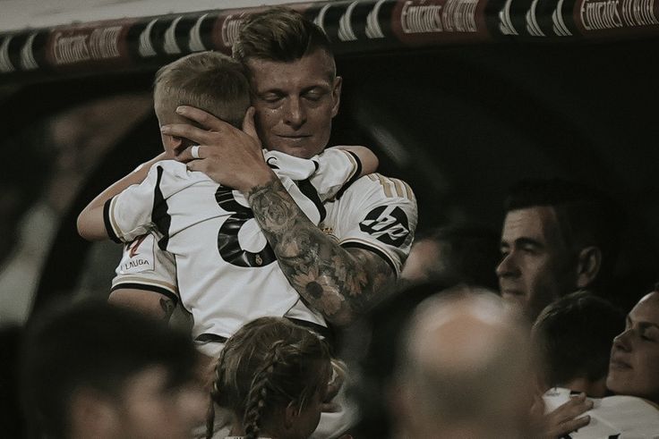 𝘓𝘢𝘮𝘱𝘦𝘳𝘰𝘶𝘨𝘦 tweet media