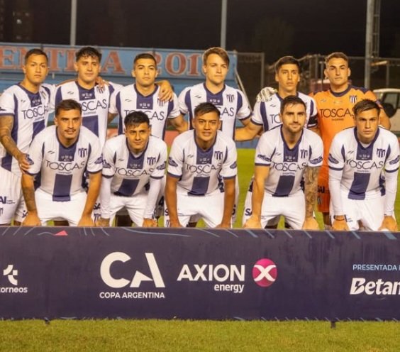 Tristan_Suarez's tweet photo. NO PUDO SER

Digno partido de Tristán Suárez en su paso por la Copa Argentina.
El Lechero fue muy superior al equipo que juega en Primera, pero se quedó sin nada en el final. 
A poner la cabeza en el torneo. 
 
#VamosLechero 💪 🇫🇮 #TodosJuntos https://t.co/2VHfVyT4mY