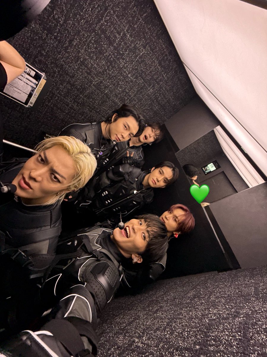 nura ℘ tweet media