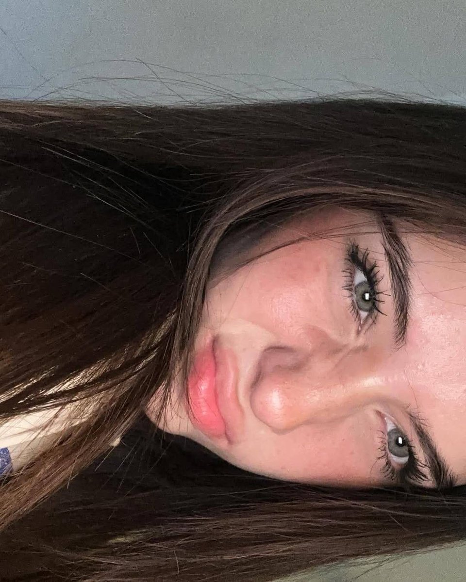 s c e n e tweet media