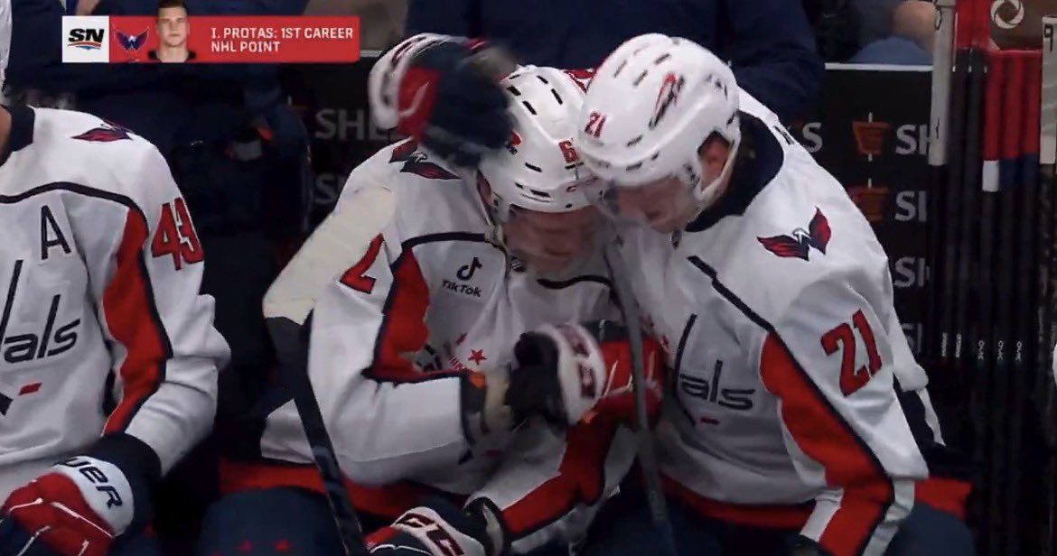 The protai hug has finally hit the nhl :)