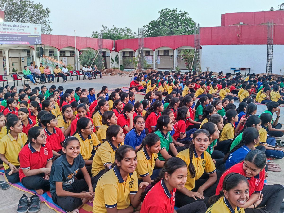 JnvSurendra's tweet photo. 🇮🇳 Patriotism in every note! 🎶

Desh Bhakti Geet Pratiyogita at PM SHRI JNV Surendranagar 🇮🇳
Amazing performances by talented students filled with pride and passion ❤️
#DeshBhakti #JNV #StudentTalent #India #SchoolEvents https://t.co/X4cOuoa4ZZ