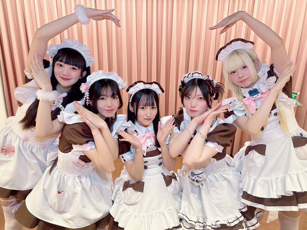 あっとほぉーむカフェ 本店3階 *.+゚おーぷんしましたꔛෆ 本日も萌えがいっぱいのお屋敷でメイドがご主人様お嬢様のご帰宅をお待ちしております ...