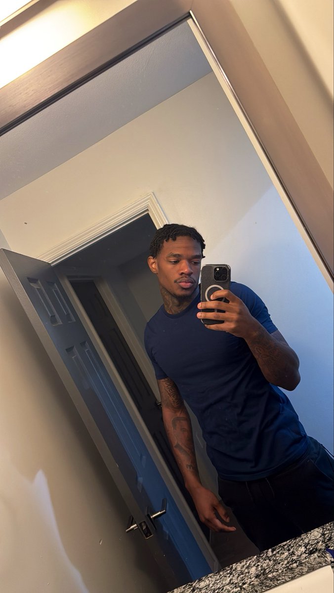 kelonncarter's tweet photo. Bout to start using twitter like it’s my face book https://t.co/YiJeOVCV1Y