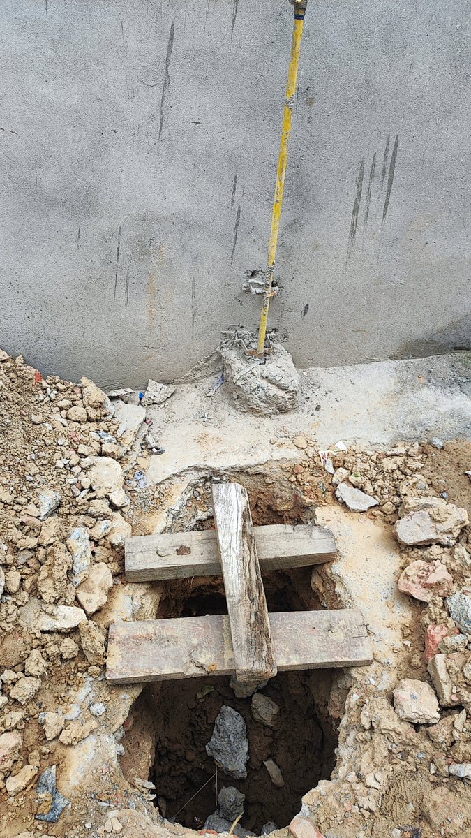 TheAmbawata's tweet photo. @IGLSocial @MoPNG_India @HardeepSPuri Unacceptable! Meter (BP: 4001412979) in Jaunapur, Delhi installed 1.5 yrs but no connection. Workers dug a dangerous hole in the road &amp; left it open. Managers ignoring calls. A death trap! Fix it NOW. #IGL #PublicSafety @BJP4Delhi https://t.co/gPas7hpd9k