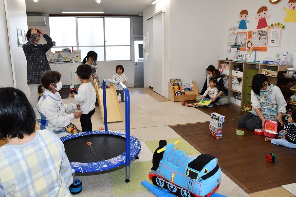 WAMjosei's tweet photo. 【 #助成先訪問レポート 】
無園児家庭の孤立対策事業を実施した #特定非営利活動法人キッズスクエア瑞穂
人と人がつながる場所の工夫とは…？

詳しくはこちらから
↓
https://t.co/RysFmOYAnz
#WAM助成 #いきいきチャレンジ #NPO #岐阜県 https://t.co/xRuY3BCnn8