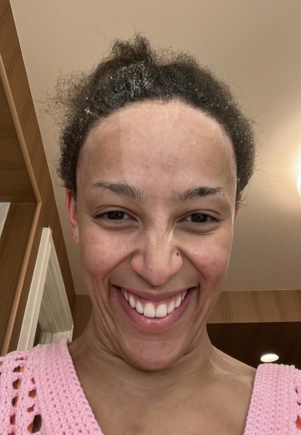 nappy_tingz's tweet image. Day 11 without my iPad: I feel like jumping from a bridge, my skin is itching and I keep reaching for the nonexistent iPad the withdrawal symptoms are getting worse.