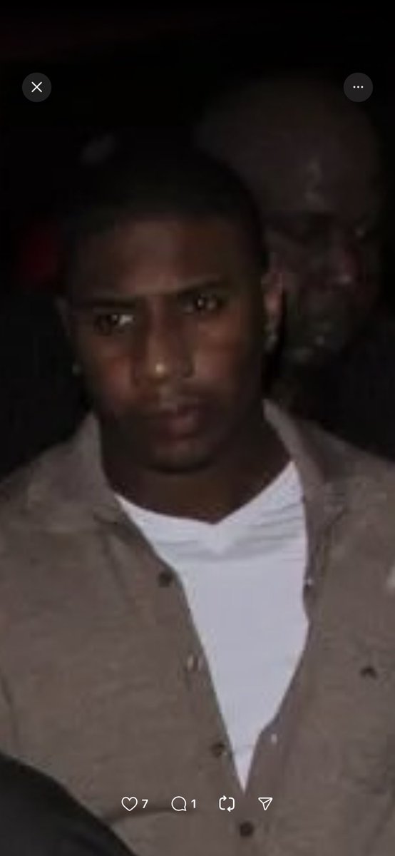 MalikaHustle's tweet image. when i saw this photo and i zoomed in and looked at his face.. i knew two things immediately. 

1. he was high.
2. Pat Houston and @RayJ have some serious questions to answer. cause something in the milk ain't clean.

and quite frankly... the people deserve to know. #Hot97