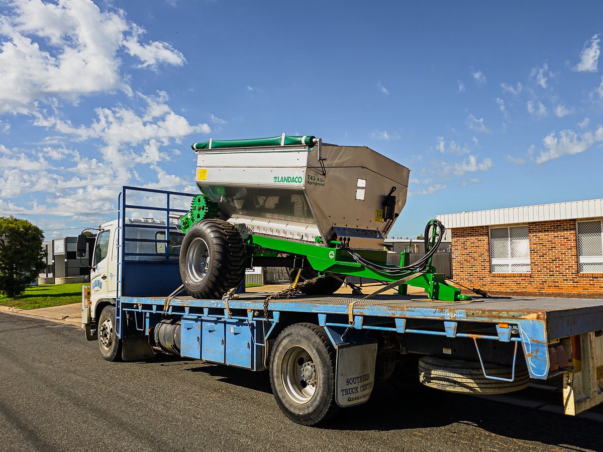 LANDACOE's tweet photo. Another Landaco T45 heading to Bendoc!
After seeing their neighbour run a Landaco for nearly 10 years and still going strong.
Jordan and his son Aspen picked up their Spreader this week.
The build quality, stainless steel bin and spreading capability speak for themselves. https://t.co/jdKKxXe0Jz