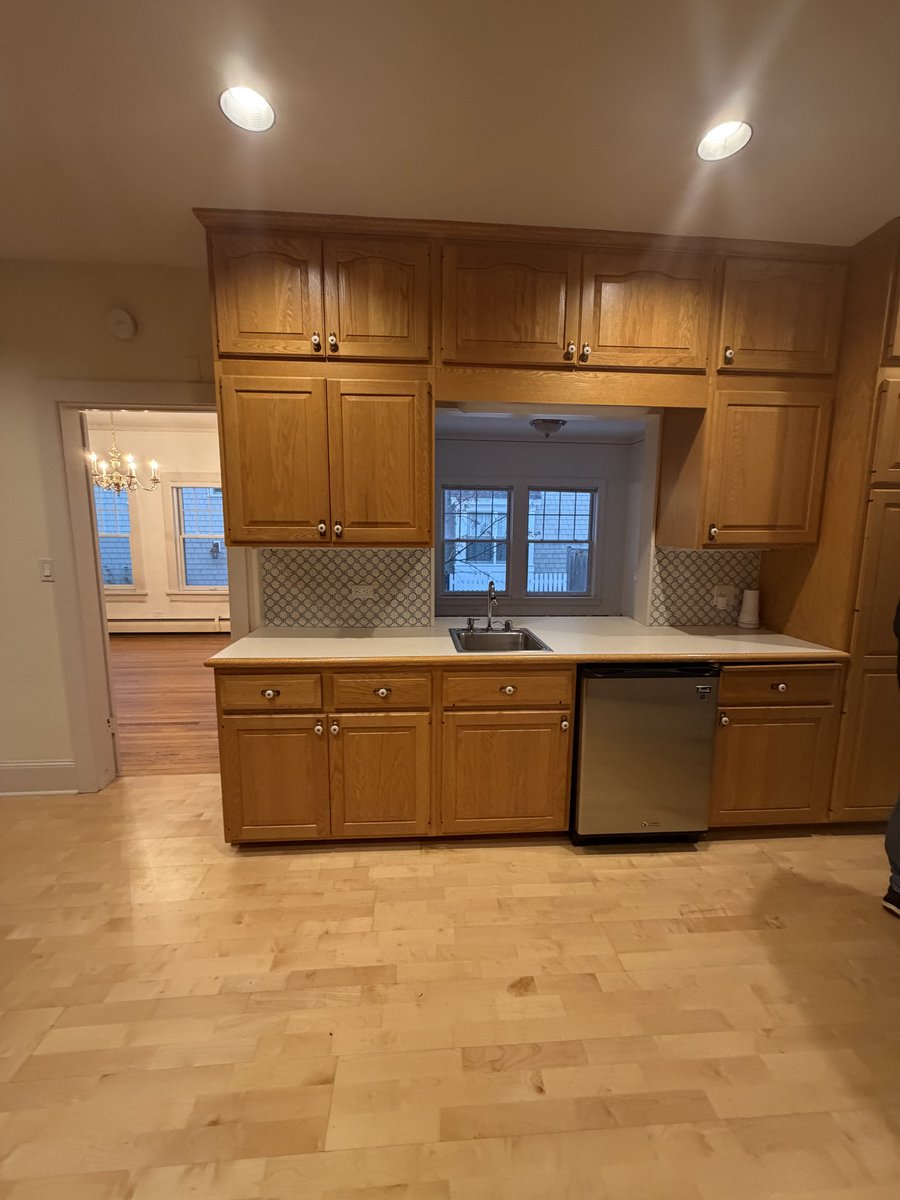 ServiceMax_Pros's tweet photo. Expert kitchen remodeling and home renovations - call for a free in home consultation today. 847/984-3985 https://t.co/qHCicWU0ZD