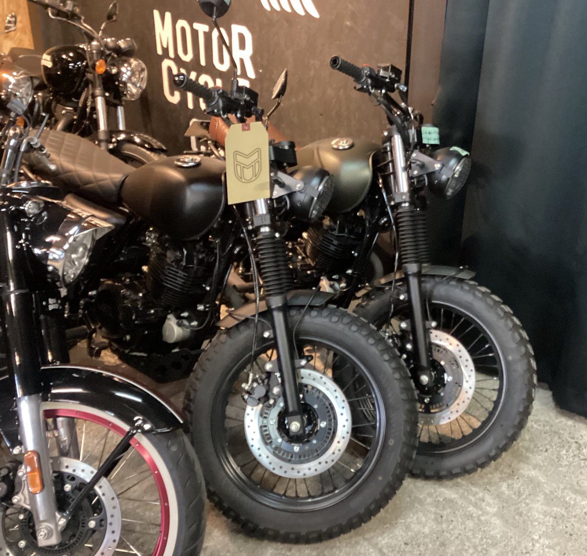 MUTT_SAPPORO's tweet photo. おはようございます！
#MUTT #札幌 です🖐️

18インチタイヤ🛞小排気量車とは
思えない迫力あるフォルムです❗️

ぜひ！ご来店いただき
ご堪能ください😆 https://t.co/Cu4v393j31