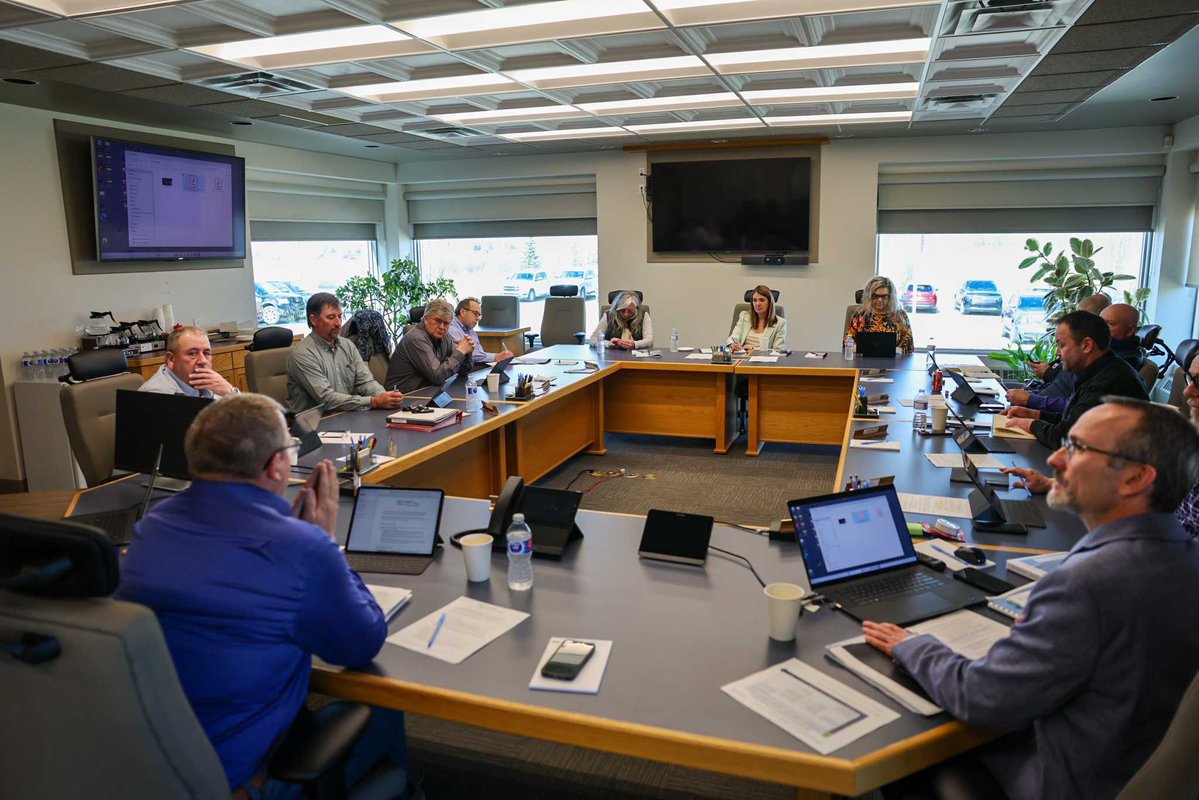 Danielle Smith tweet media