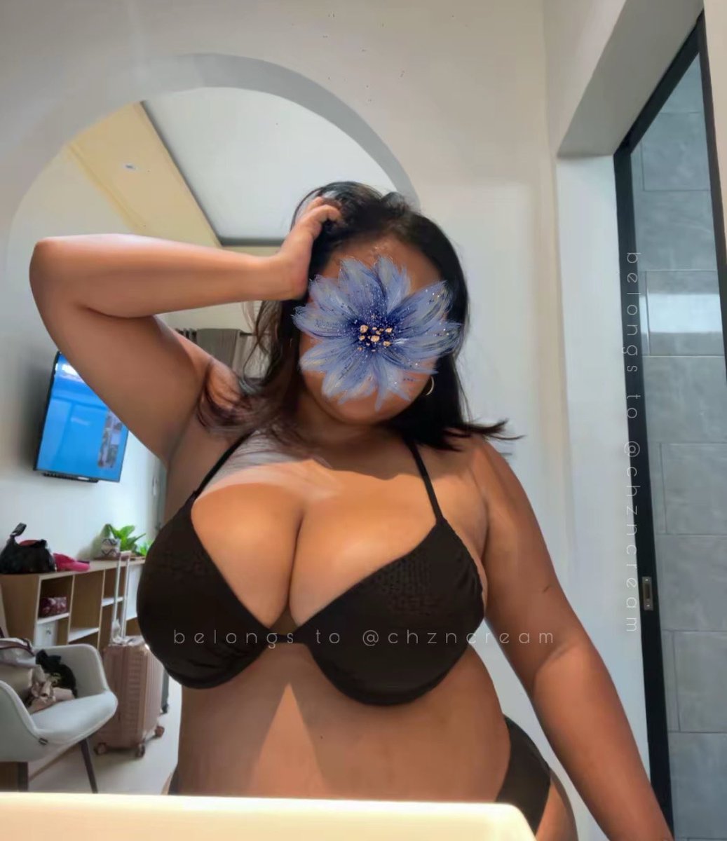 chzncream's tweet photo. big boobs appreciation check👀 like if you’re a fan! https://t.co/x8UlThFtnH