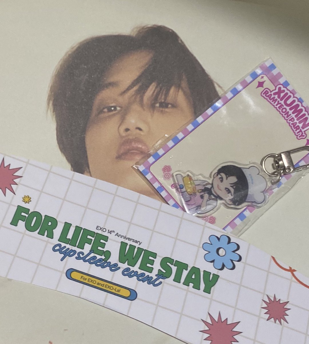 leewonhowon's tweet photo. #365ForLifewithEXO EXO 14th Anniversary Cupsleeve Event.

Got a big kai poster ♥️
 
Also bought a tote bag and won a lanyard ☺️🫶 https://t.co/dx7EIEoYEo