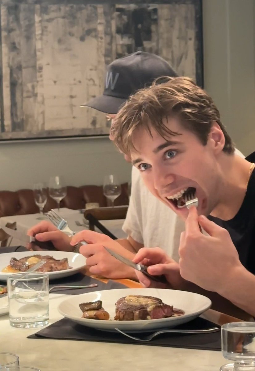 Not Becks 🦆 tweet media