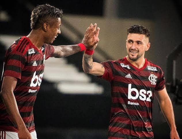Em 2026… e os ídolos de 2019 ainda resolvendo 

Bruno Henrique e Arrascaeta decidindo a primeira partida da libertadores, fora de casa