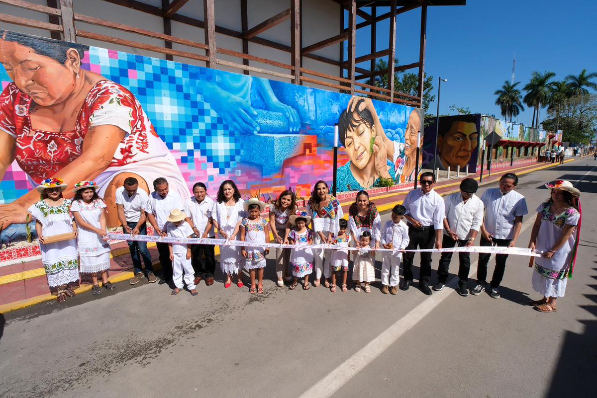 🏛️✨ Carrillo Puerto se llena de historia
🎨 La gobernadora Mara Lezama y la alcaldesa Mary Hernández inauguraron los Caminos Ancestrales.
🌿 El proyecto impulsa el arte, identidad cultural y el turismo comunitario, transforma calles en espacios que cuentan la historia del pueblo