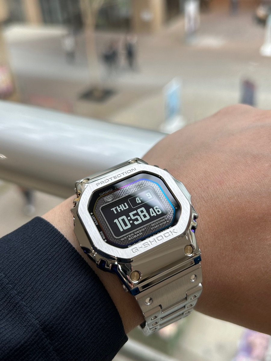 ISUZUGTime's tweet image. ☀️最新レビュー
どこよりも早く新作着画公開📸
明日発売のGMW-BZ5000RC-1JRイイですね😍
さりげない🌈虹色がアクセントになり主張しすぎないところが推し💖反射した時が個性アピール✨
皆の推しも教えてね😆゛
HP:　eye-eye-isuzu.co.jp/collections/al…
#gshock #casio #ジーショック #カシオ #虹色 #腕時計