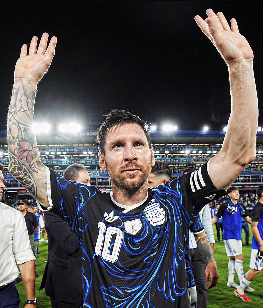 carasaki10's tweet photo. ⚽🎂 [ACTUALIZADO] Lionel Messi convirtió goles 287 de los 366 días del año. Le faltan sólo 79 para tachar el calendario completo.  

¿Cuántos goles metió el día de tu cumple? https://t.co/Le3sFQJjFm