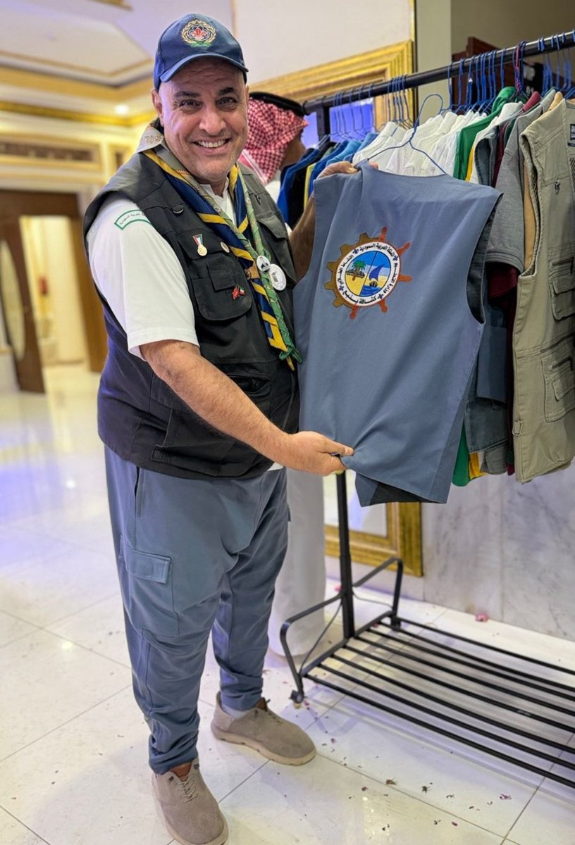 أقامت اللجنة المنظمة لحفل تكريم الرائد الكشفي الأستاذ/ خالد القريشي معرضًا مصاحبًا للحفل بقاعة الحوراء، تضمن العديد من الأوسمة والدروع والهدايا والتيشيرتات، والتي تعكس مشاركاته المحلية والدولية في مناسبات متعددة، مؤكدين بذلك مسيرته الكشفية المميزة.
#رابطة_رواد_الكشافة_السعودية