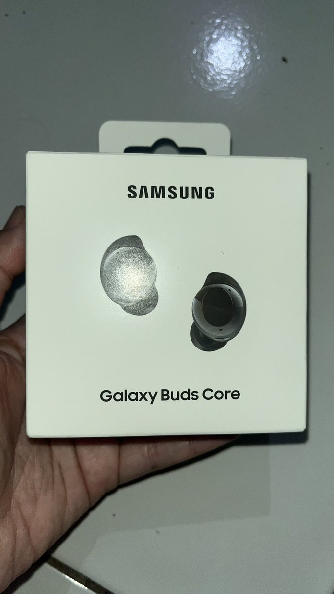 21SAZA's tweet photo. #wts Samsung Galaxy Buds Core masih segelan nego sampai jadi bisa langsung aja 
#tws #samsung https://t.co/lJV9jTYBT5
