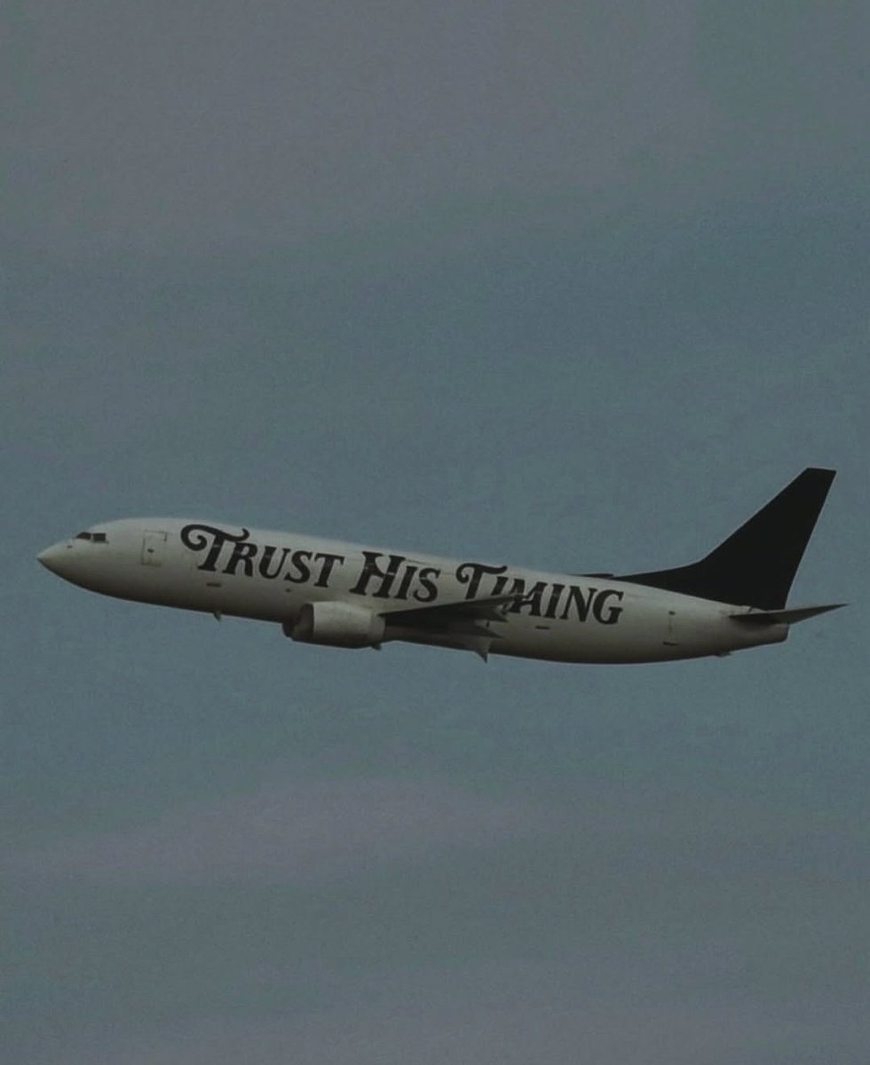 Mini Archillect tweet media