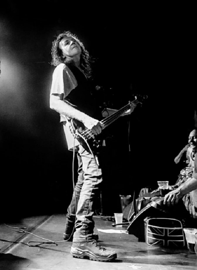 PunkRockStory's tweet image. 4 years ago today
In memory Chris Bailey, Australian singer, songwriter, musician and co-founder  of punk rock band the Saints.

Chris Bailey died in Haarlem on 9 April 2022, aged 65

Photo by John Clarkson

#punk #punks #punkrock #chrisbailey #thesaints #history #punkrockhistory